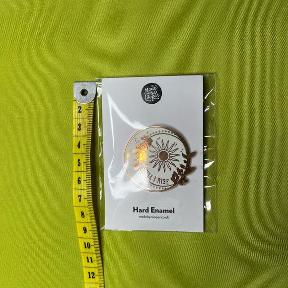 Hard Enamel Pin Moon - Picture 2 of 3